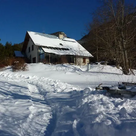 Des Gorges Du Bruyant Holiday home *